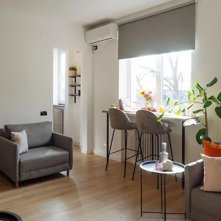 Apartment Aura - Old Town I Free Street Parking I Self Check-in *